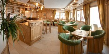 gemütliche Hotelbar