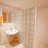 Badezimmer mit Dusche
