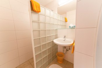 Badezimmer mit Dusche