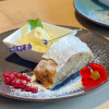 Hausgemachter ofenwarmer Apfelstrudel
