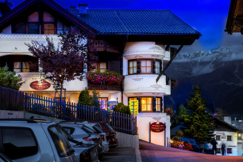 Hotel Toalstock @ night