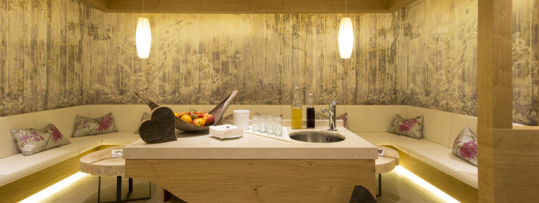Sauna-Bereich mit Tee-Lounge