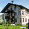 Hausansicht im Sommer