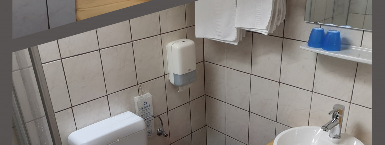 Badezimmer vom 4-Bett Zimmer