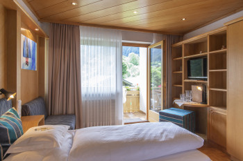 Doppelzimmer renoviert