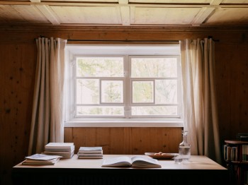 Bibliothek - Library room
