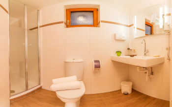 Badezimmer im Familienzimmer