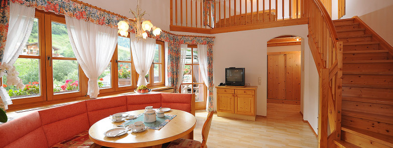 Haus Tuenta Wohnraum Bsp.