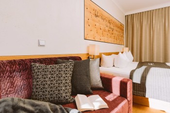 Moderne Zimmer im Familienresort Buchau