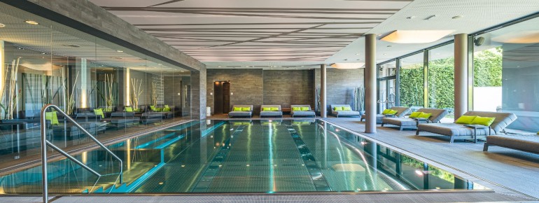 Indoor-Pool im Spa am See