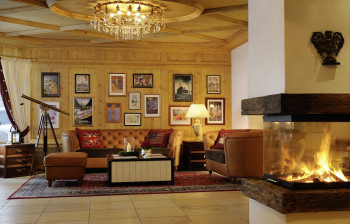 Gemütliche Lobby im Romantik Hotel Krone in Lech