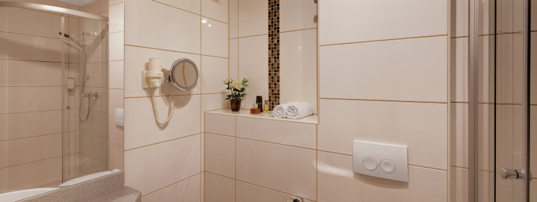 Schlossberghotel Oberhof, Bad Doppelzimmer