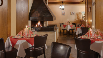 Schlossberghotel Oberhof, Kaminstube