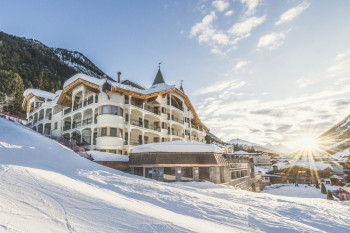 Hotelansicht - direkt an der Piste