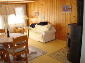 Wohnzimmer mit Sofa