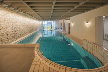 Hallenbad 5x12m mit Whirlecke und Sauna
