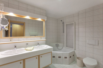 Badezimmer Schmalzbergzimmer 1A