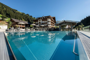 Blick zum Hotel