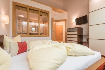 Kinderzimmer Rastkogel Suite m. Blick Bad