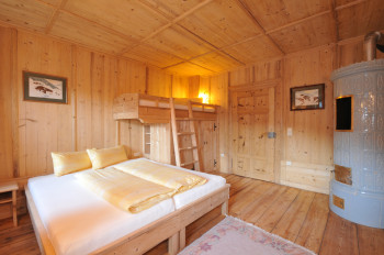 DreibettzimmerROOM 2
