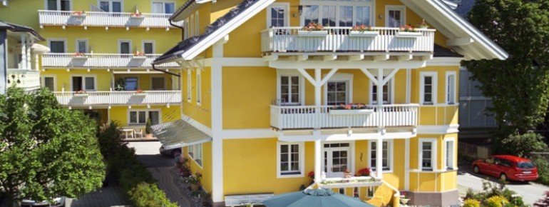 die Villa im Sommer