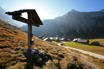 Wandern in der schönsten Zeit des Jahres, der Herbst.