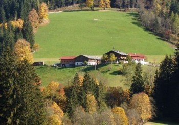 Hoflage in Herbststimmung