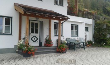 Appartement Parterre im Nebenhaus