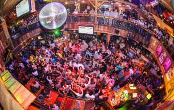 Hohenhaus Tenne at the Planai Stadium: The ultimate party hotspot after the lifts close!