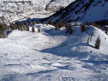 Steep off-piste terrain at the "Wildcat"
