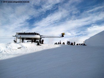 View of the top station of the Coronet Express Chair.