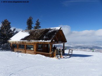 On mountain eaterie Snowshoe Tommys