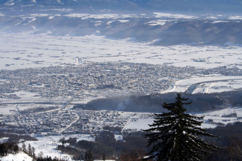 Furano even offers lighted runs for nighttime skiing.
