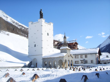 View to the center of Saas-Grund