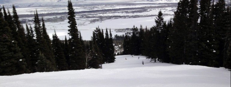 Recommended for families: the runs around Apres-Vous and Teewinot lifts.
