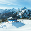 Child-friendly lifts: In this ski resort you ride exclusively on comfortable chairlifts with flat exits, which can also be mastered by youngsters without any problems.
