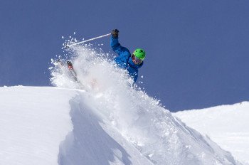 Due to the resort's plenty amount of runs, every skier will find their favorite slope in Lake Louise.