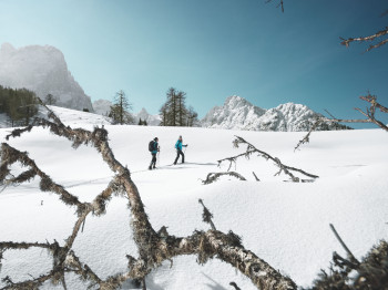 The surroundings around Virgen are ideal for snowshoe hiking.