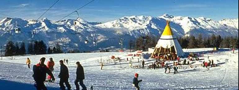 Blick auf die Snowbar "Le Tipi" in Thyon