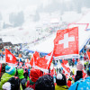 Tausende Fans fiebern im Zielgelände am Chuenisbärgli in Adelboden mit.