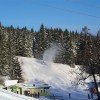 Modernste Beschneiungsanlagen und Pistengeräte sorgen für Schneesicherheit.