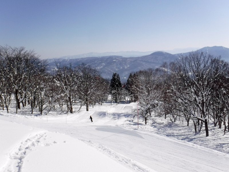 Durchschnittlich 4 Meter Schnee liegen im Winter im Skigebiet.