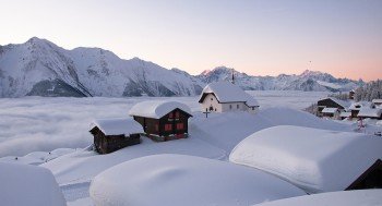 Die Kapelle Maria zum Schnee ist das Wahrzeichen der autofreien Bettmeralp.