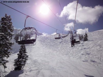 Zwar führen auch von der Bergstation des Lenawee Mountain Lifts einige einfachere präparierte Abfahrten ins Tal - wir empfehlen Anfängern aber sich in Arapahoe Basin zunächst auf die Pisten am Exhibi