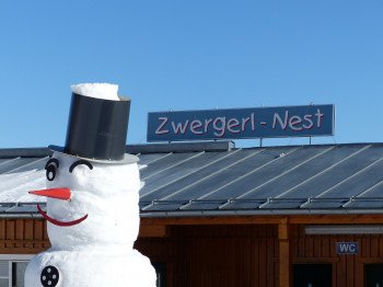 Das Zwergenland befindet sich beim ArBär Kinderland und spricht vor allem die jüngsten Skifahrer an.