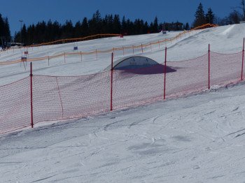 Auch eine kleine Wave hat der Snowpark im Skigebiet am Arber parat.