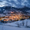 Blick auf Bad Hofgastein in der Abenddämmerung.