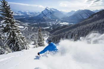 Blick auf die atemberaubende Landschaft um Mt Norquay.
