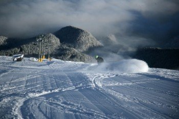 Bansko bietet viele lange Pisten.