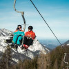 Die GÖTSCHENKOPFBAHN (3er-Sessel) bringt die Wintersportler bequem zur Bergstation